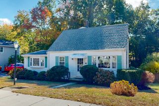93 Ames St, Quincy, MA 02169
