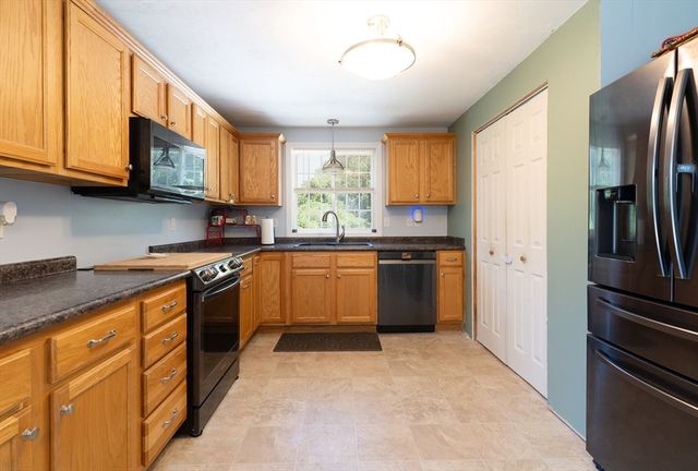 632 Southbridge Road, Warren, MA 01083