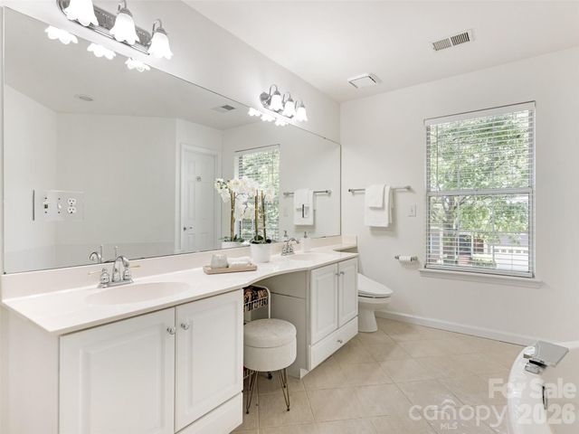 6534 Summertree Lane, Charlotte, NC 28270