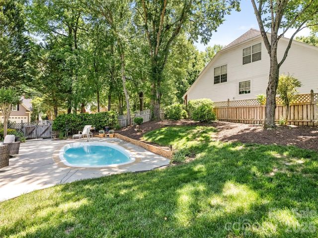 6534 Summertree Lane, Charlotte, NC 28270