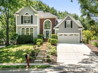 6534 Summertree Lane, Charlotte, NC 28270