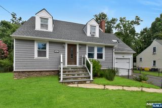 631 Concord Circle, Ewing, NJ 08618