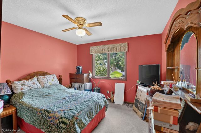 3821 Southlawn Road, Cedar Falls, IA 50613