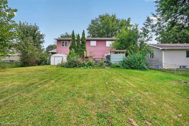 3821 Southlawn Road, Cedar Falls, IA 50613