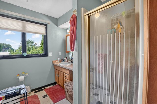 3821 Southlawn Road, Cedar Falls, IA 50613