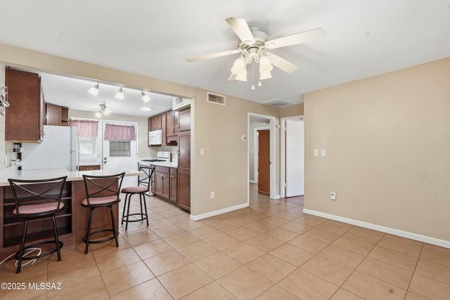 246 S Paseo Pena, Green Valley, AZ 85614