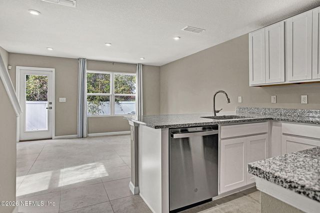 1640 KINSMAN Avenue, Jacksonville, FL 32221