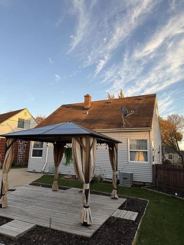 301 S 83rd STREET, Milwaukee, WI 53214