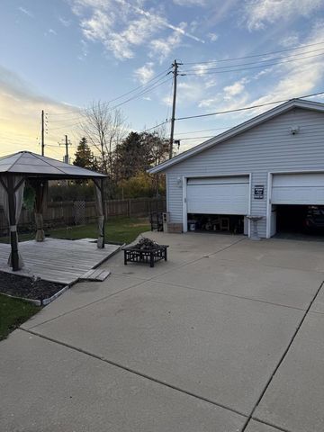 301 S 83rd STREET, Milwaukee, WI 53214