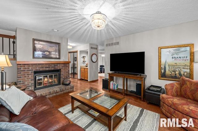 1120 TERRACE PARK Drive, Bettendorf, IA 52722