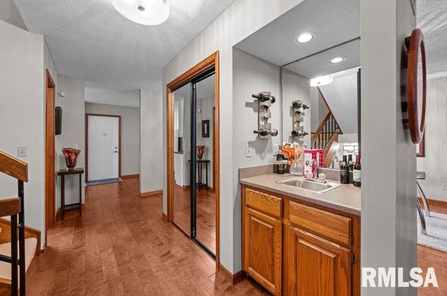 1120 TERRACE PARK Drive, Bettendorf, IA 52722