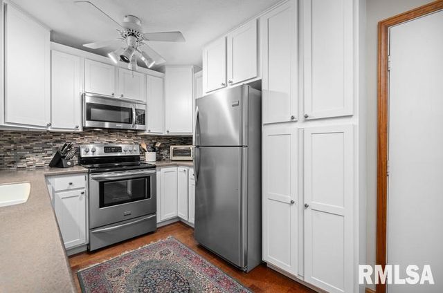 1120 TERRACE PARK Drive, Bettendorf, IA 52722