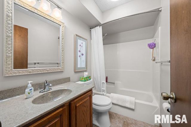 1120 TERRACE PARK Drive, Bettendorf, IA 52722