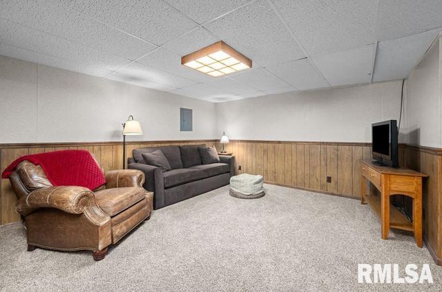 1120 TERRACE PARK Drive, Bettendorf, IA 52722