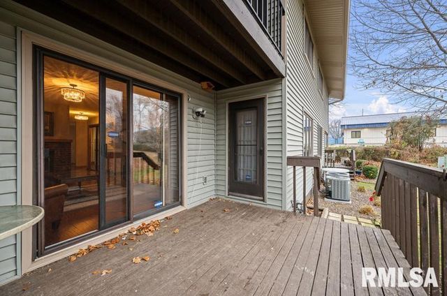 1120 TERRACE PARK Drive, Bettendorf, IA 52722