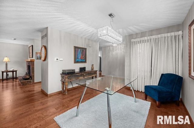 1120 TERRACE PARK Drive, Bettendorf, IA 52722