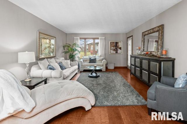 1120 TERRACE PARK Drive, Bettendorf, IA 52722