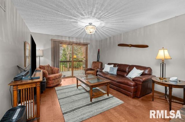 1120 TERRACE PARK Drive, Bettendorf, IA 52722