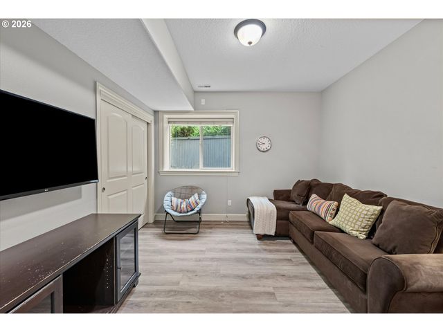 3603 Nw OREGON Ct, Camas, WA 98607