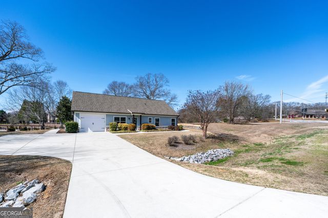 1460 Mineral Springs Road, Hoschton, GA 30548