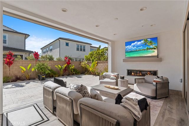 17311 Cobblestone Lane, Huntington Beach, CA 92649