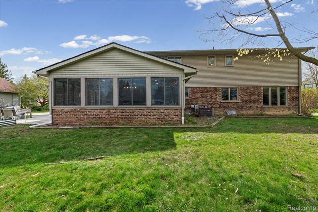 9332 Oakmont Drive, Grand Blanc Charter Township, MI 48439