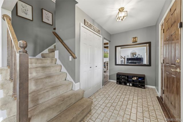 9332 Oakmont Drive, Grand Blanc Charter Township, MI 48439
