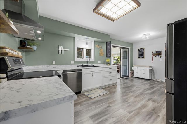 9332 Oakmont Drive, Grand Blanc Charter Township, MI 48439