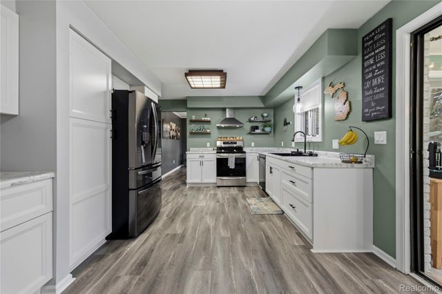 9332 Oakmont Drive, Grand Blanc Charter Township, MI 48439