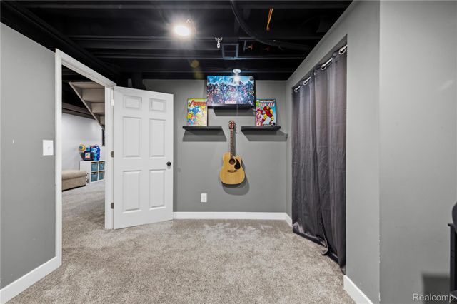 9332 Oakmont Drive, Grand Blanc Charter Township, MI 48439