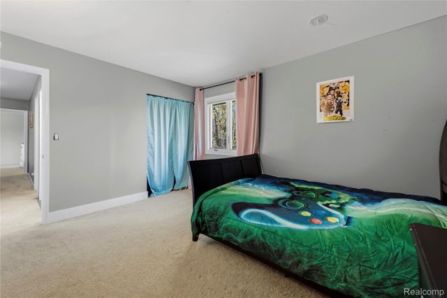 9332 Oakmont Drive, Grand Blanc Charter Township, MI 48439