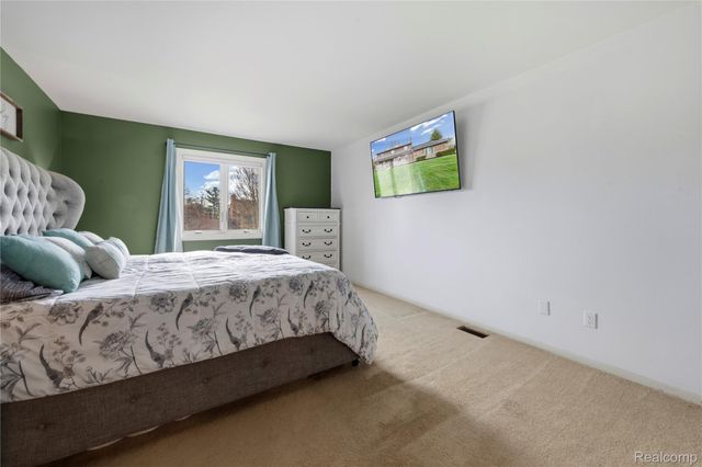 9332 Oakmont Drive, Grand Blanc Charter Township, MI 48439