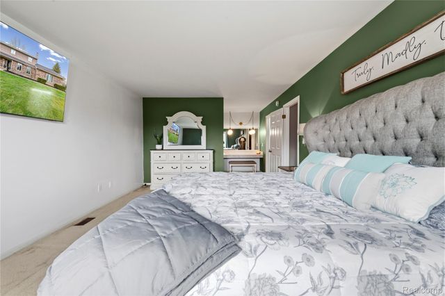 9332 Oakmont Drive, Grand Blanc Charter Township, MI 48439