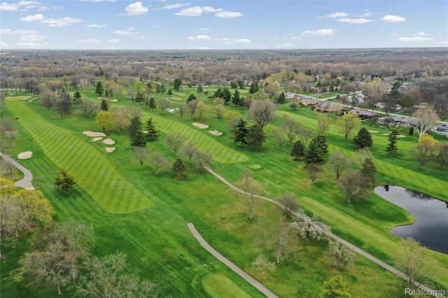 9332 Oakmont Drive, Grand Blanc Charter Township, MI 48439