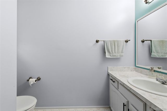 9332 Oakmont Drive, Grand Blanc Charter Township, MI 48439