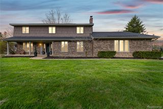 9332 Oakmont Drive, Grand Blanc Charter Township, MI 48439