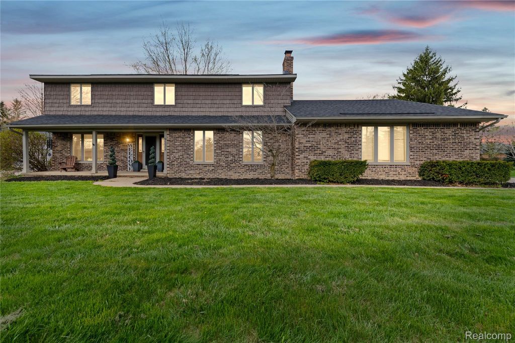 9332 Oakmont Drive, Grand Blanc Charter Township, MI 48439