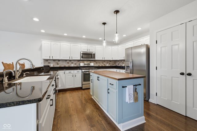636 W Shel Lyn Court, Greenfield, IN 46140