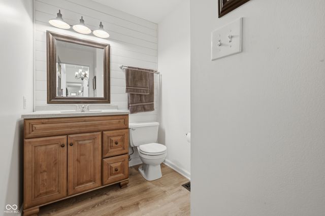 636 W Shel Lyn Court, Greenfield, IN 46140
