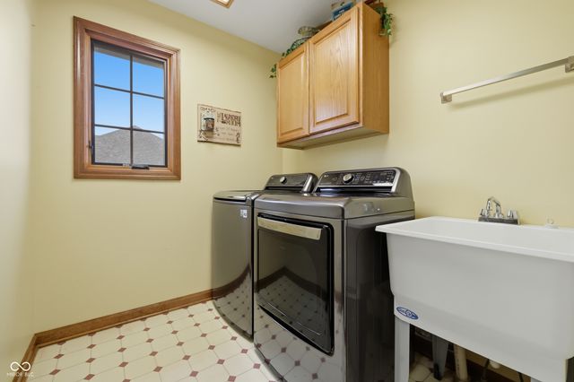 636 W Shel Lyn Court, Greenfield, IN 46140