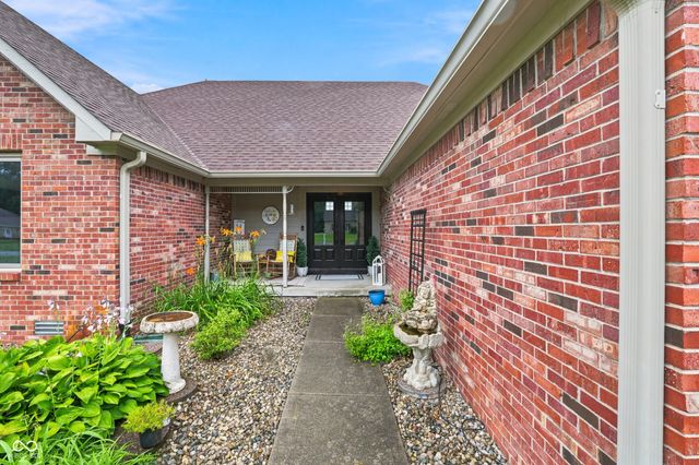 636 W Shel Lyn Court, Greenfield, IN 46140