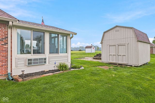 636 W Shel Lyn Court, Greenfield, IN 46140