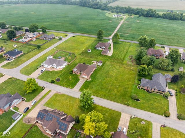 636 W Shel Lyn Court, Greenfield, IN 46140