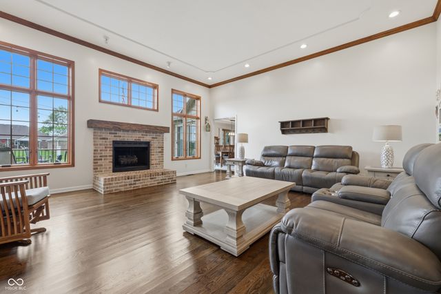 636 W Shel Lyn Court, Greenfield, IN 46140