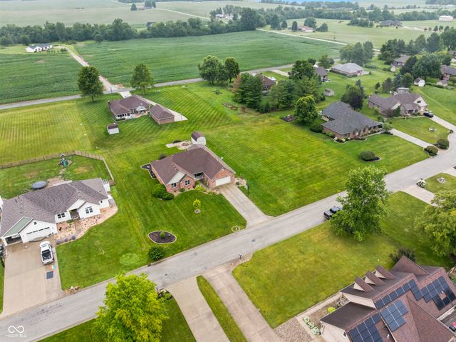 636 W Shel Lyn Court, Greenfield, IN 46140