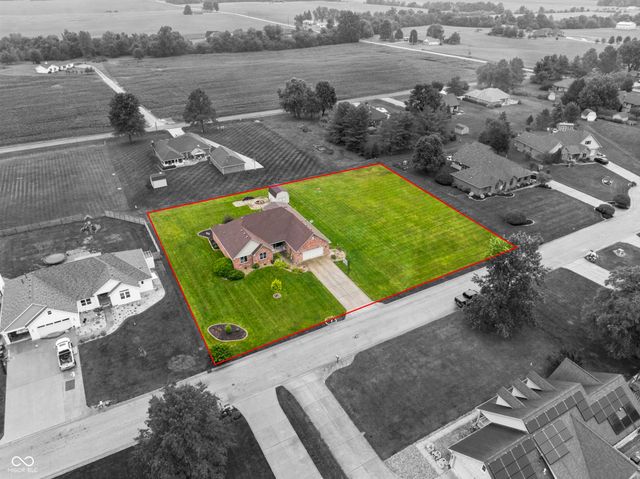 636 W Shel Lyn Court, Greenfield, IN 46140