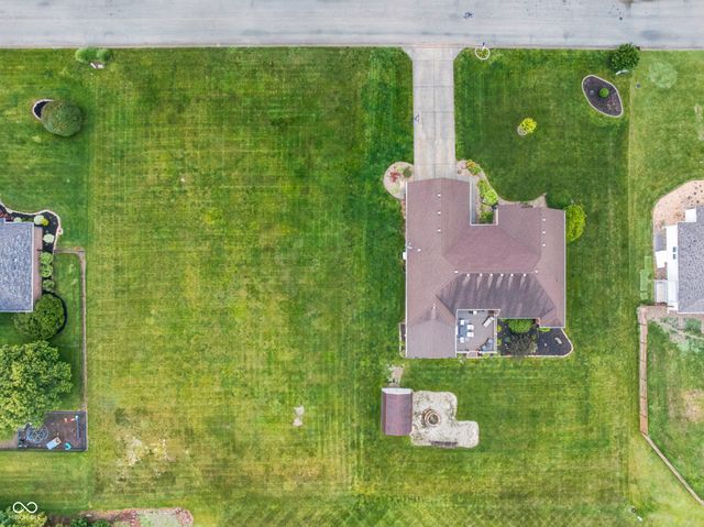 636 W Shel Lyn Court, Greenfield, IN 46140
