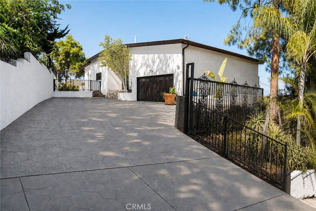 4999 Alatar Drive, Woodland Hills, CA 91364