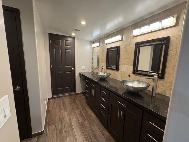 3229 N 54th Lane C, Phoenix, AZ 85031