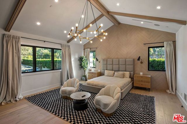 5124 Calvin Avenue, Los Angeles, CA 91356